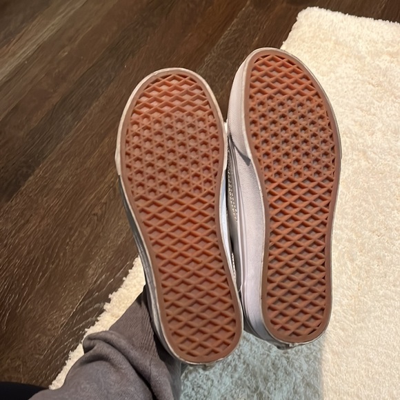 Vans - Picture 3 of 4